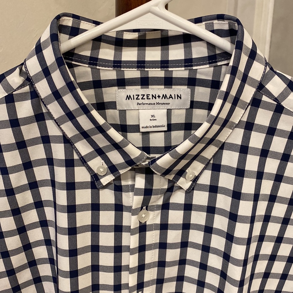 EUC Mizzen+Main Casual Button Down Shirt XL